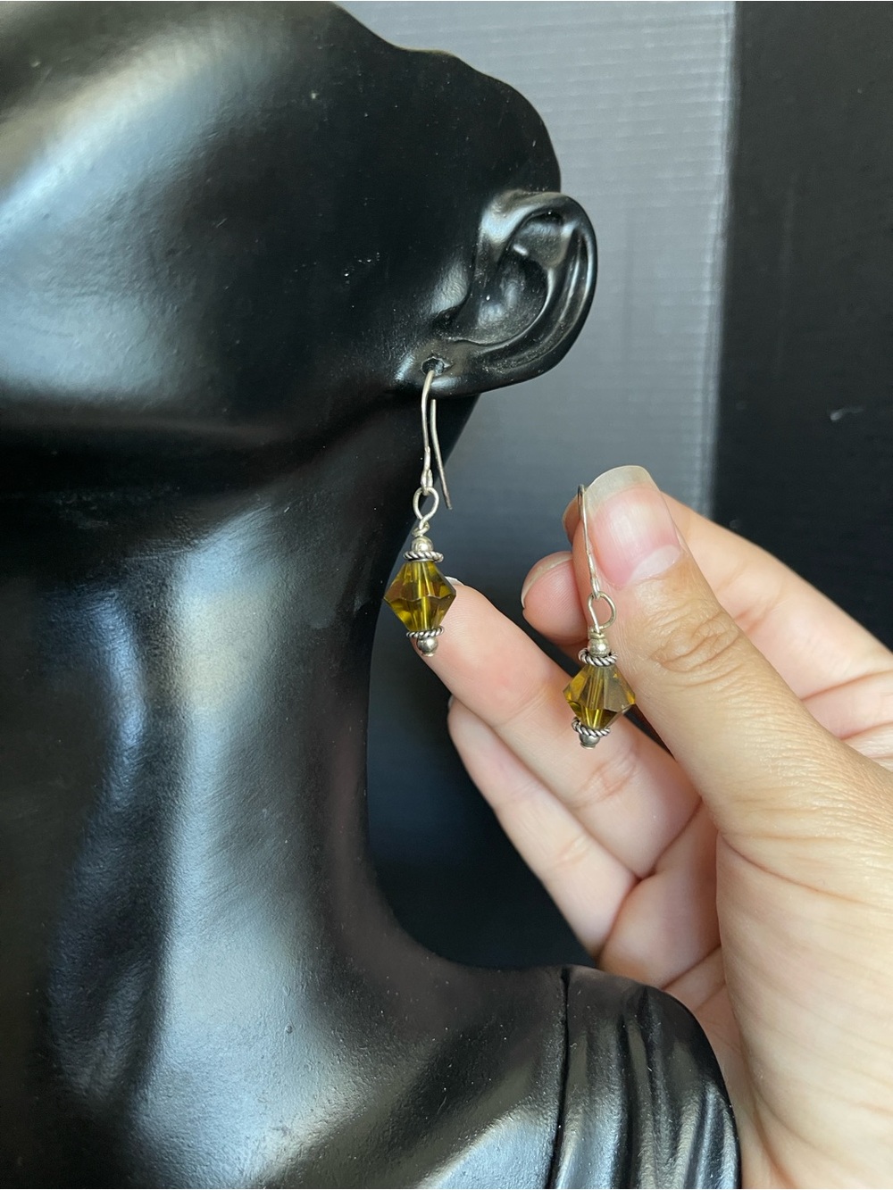 Sterling silver green crystal dangle drop earrings